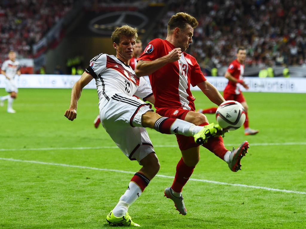 Maciej Rybus (r.) kann bei der EM wohl nicht erneut gegen Deutschland auflaufen