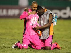 Robinson Zapata y Miguel Solís celebran el pase a siguiente ronda. (Foto: Imago)