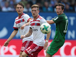 André Hahn (M.) wartet noch auf seinen ersten Pflichtspieltreffer im HSV-Trikot