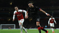 Angelt sich Gladbach Ramy Bensebaini (re.)?