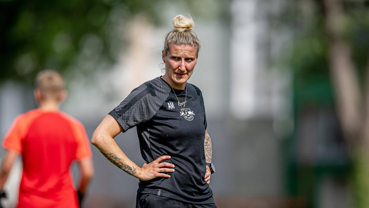 Anja Mittag hat über Sexismus im Alltag von Fußballerinnen gesprochen
