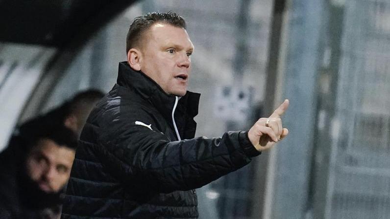Uwe Koschinat ist nicht mehr Trainer des SV Sandhausen Uwe Koschinat ist nicht mehr Trainer des SV Sandhausen