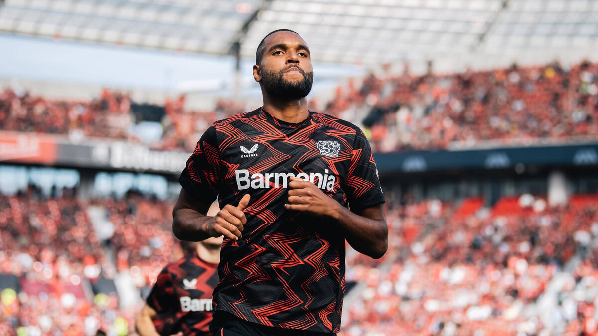 Jonathan Tah gặp FC <a href=