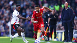 Cody Gakpo (r.) vom FC Liverpool soll das Interesse des FC Bayern geweckt haben