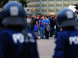 Polizisten beider Länder hatten bereits das Hinspiel in Basel genau im Blick