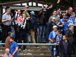 Einige Frankfurter Fans hatten sich ins Stadion gemogelt und sorgten für Ärger