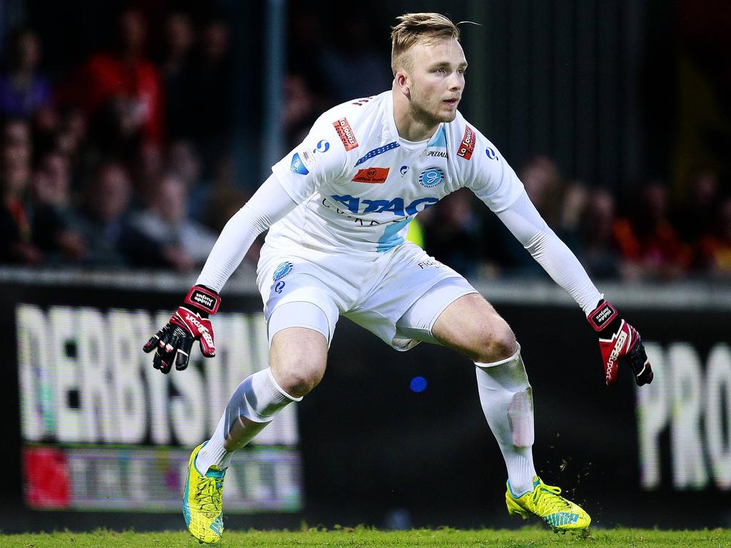 Hidde Jurjus verkleint zijn goal tijdens de play-offwedstrijd tussen Go Ahead Eagles en De Graafschap. (19-05-2016) Hidde Jurjus verkleint zijn goal tijdens de play-offwedstrijd tussen Go Ahead Eagles en De Graafschap. (19-05-2016)