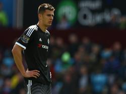 Matt Miazga maakt speelminuten tijdens het competitieduel Aston Villa - Chelsea (02-04-2016).