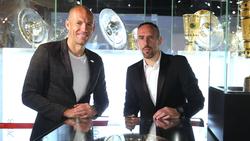 Arjen Robben (l) und Franck Ribéry spielten jahrelang gemeinsam für den FC Bayern München