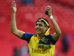 Alexis Sánchez celebrando la victoria en la FA-Cup con el Arsenal. (Foto: Getty)