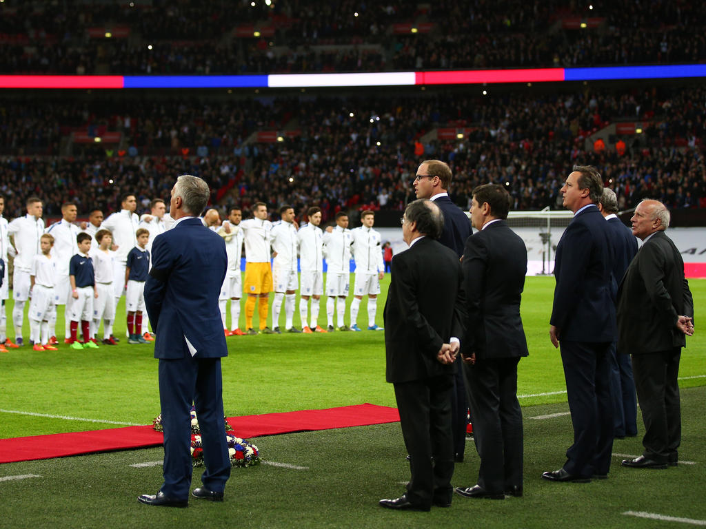 Didier Deschamps (l.) war gerührt von dem magischen Moment in Wembley