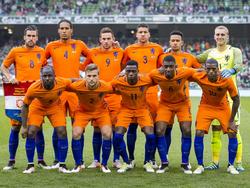 De spelers van het Nederlands elftal voorafgaand aan de oefeninterland tegen Ierland. (27-05-2016)
