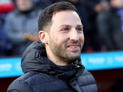 Schalke-Coach Domenico Tedesco freut sich