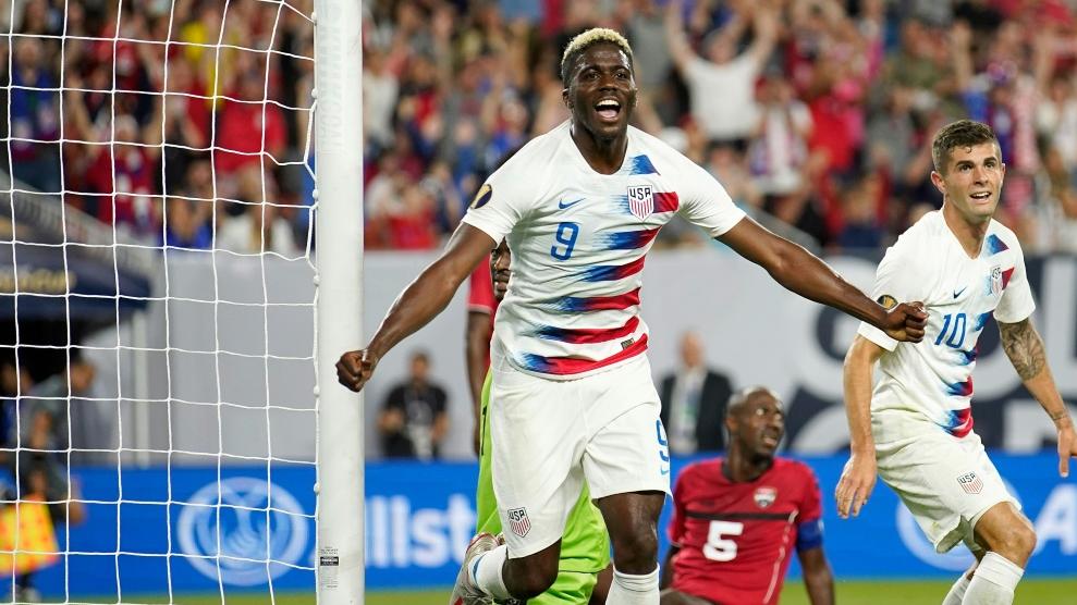 Gyasi Zardes und Christian Pulisic (r.) trafen Gyasi Zardes und Christian Pulisic (r.) trafen