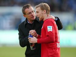 Ralf Rangnick stellt klar, Emil Forsberg (r.) wird RB Leipzig in diesem Winter nicht verlassen
