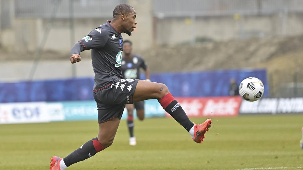 Djibril Sidibé soll das Interesse von Hertha BSC und des FC Schalke 04 geweckt haben Djibril Sidibé soll das Interesse von Hertha BSC und des FC Schalke 04 geweckt haben