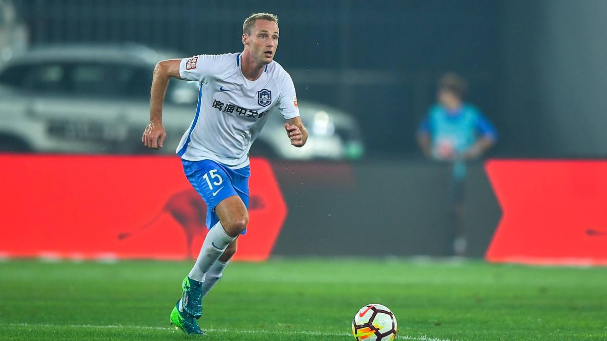 Felix Bastians spielt in China für Tianjin Teda Felix Bastians spielt in China für Tianjin Teda