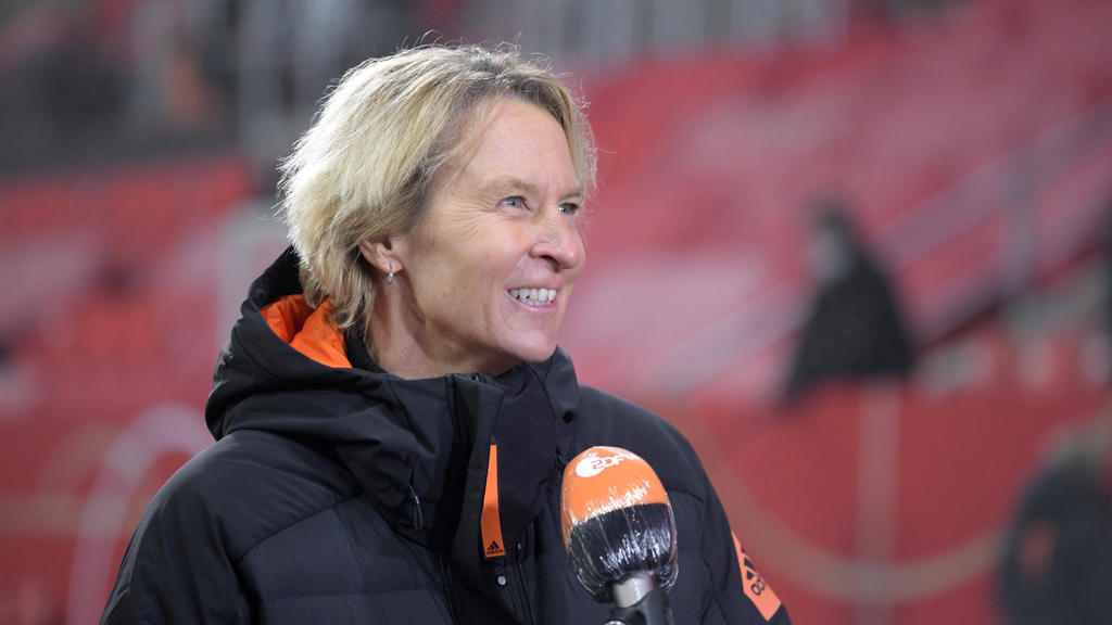 Martina Voss-Tecklenburg bleibt Bundestrainerin