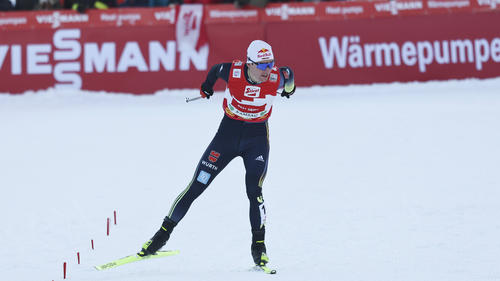 Vinzenz Geiger konnte im Skilanglaufen noch einige Plätze aufholen