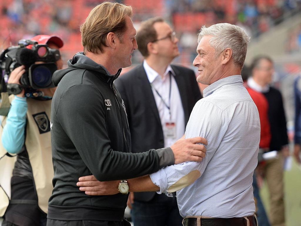 Könnten sich bei der SGE bald die Klinke in die Hand geben: Veh (r.) und Hasenhüttl Könnten sich bei der SGE bald die Klinke in die Hand geben: Veh (r.) und Hasenhüttl