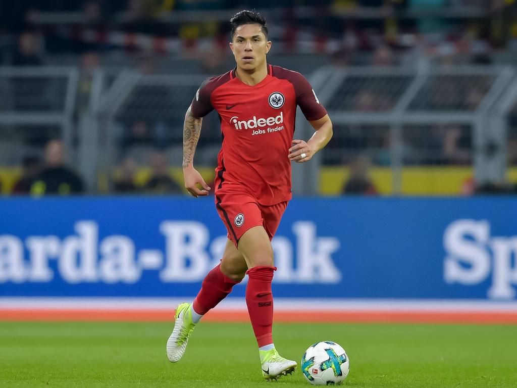 Carlos Salcedo bleibt der Eintracht erhalten Carlos Salcedo bleibt der Eintracht erhalten