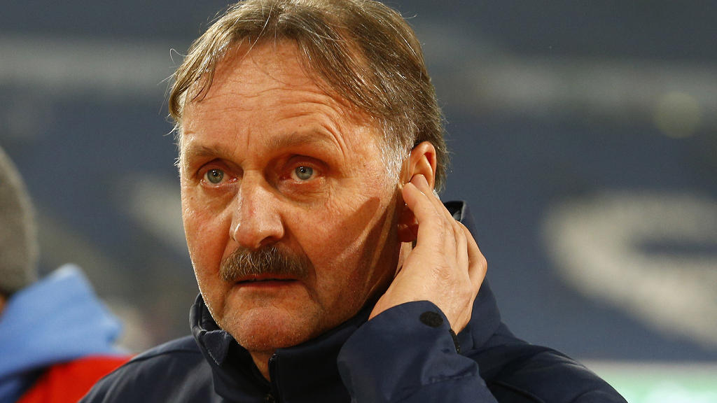 Peter Neururer stellt Schalke und dem BVB das Halbjahreszeugnis aus Peter Neururer stellt Schalke und dem BVB das Halbjahreszeugnis aus