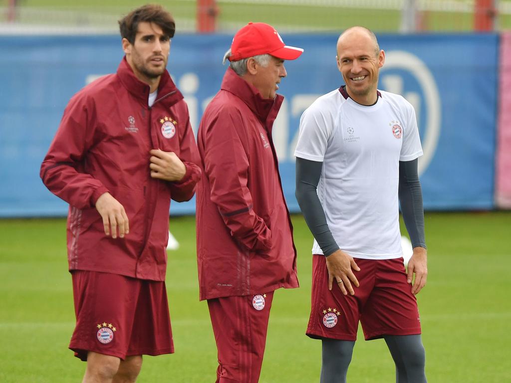 Ancelotti (Mitte) muss auf Martínez (l.) und Robben verzichten