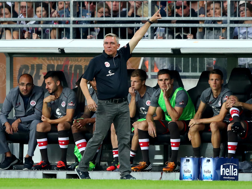 Pauli-Trainer Olaf Janßen sah eine hochklassige Partie gegen Dynamo Dresden