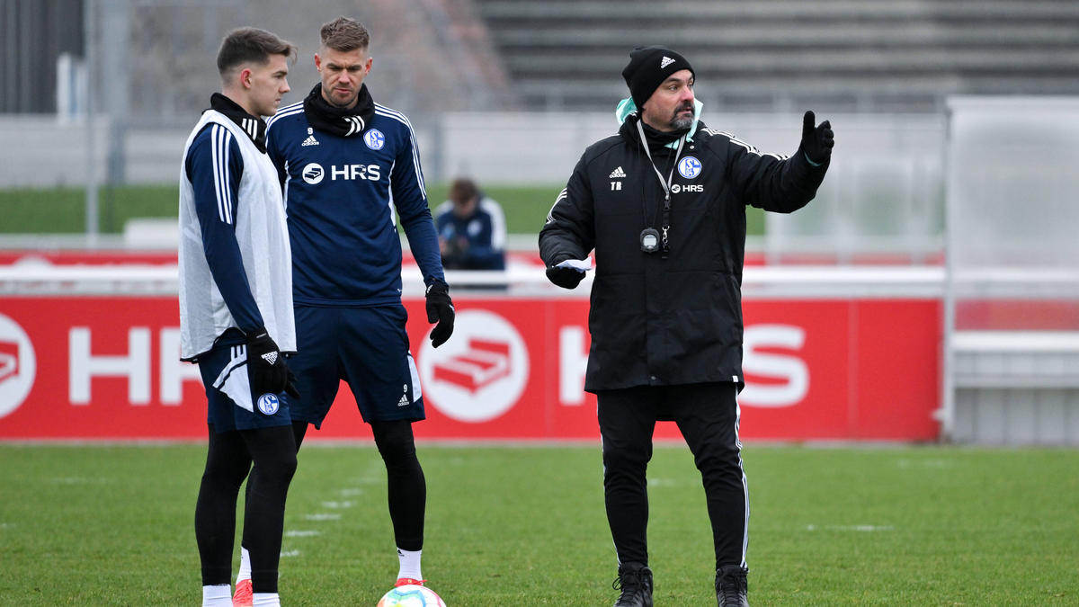 Florian Flick (l.) könnte den FC Schalke im Januar noch verlassen