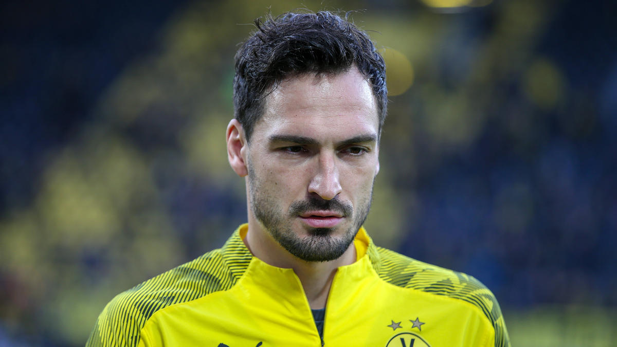 Mats Hummels unterlag gegen Thibaut Courtois Mats Hummels unterlag gegen Thibaut Courtois