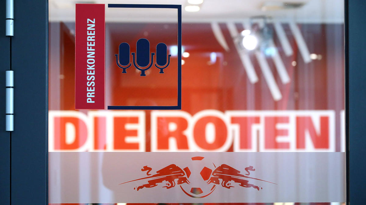 RB Leipzig gibt den Profis einen Verhaltenskatalog mit in die freie Zeit RB Leipzig gibt den Profis einen Verhaltenskatalog mit in die freie Zeit