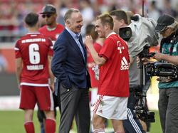 Philipp Lahm (r.) denkt bereits über ein Leben nach der aktiven Laufbahn nach