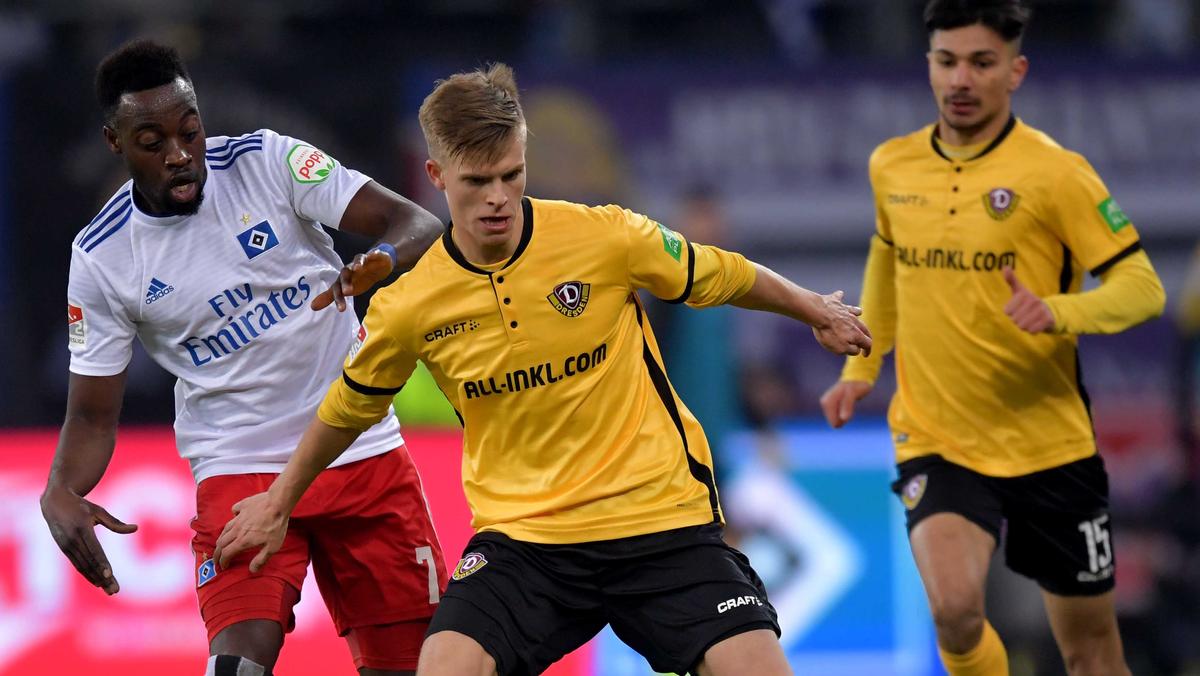 Dzenis Burnic ist derzeit vom BVB an Dynamo Dresden verliehen Dzenis Burnic ist derzeit vom BVB an Dynamo Dresden verliehen