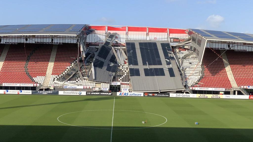 Das Stadiondach in Alkmaar ist am Samstag eingestürzt