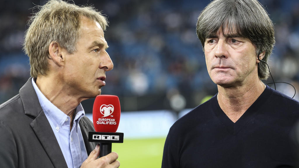 Versucht die positiven Aspekte der Torhüter-Konkurrenz zu betonen: Jürgen Klinsmann (li.) Versucht die positiven Aspekte der Torhüter-Konkurrenz zu betonen: Jürgen Klinsmann (li.)
