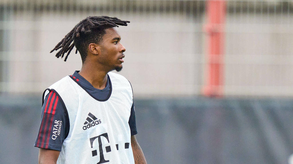 Omar Richards vom FC Bayern verurteilt die rassistischen Beleidigungen