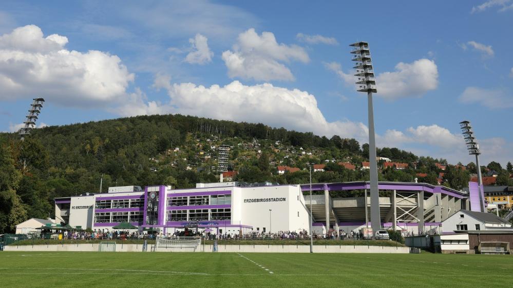 Robert Herrmann und Erzgebirge Aue gehen getrennte Wege Robert Herrmann und Erzgebirge Aue gehen getrennte Wege