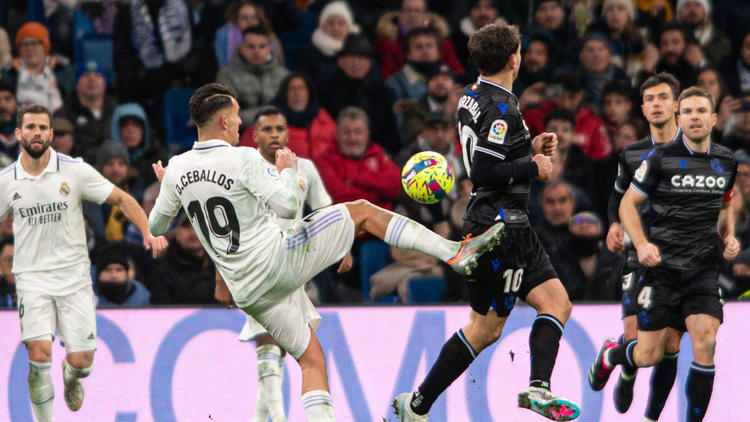 Toni Kroos (r) und Real Madrid kamen nicht über ein 0:0 gegen Real Sociedad hinaus.