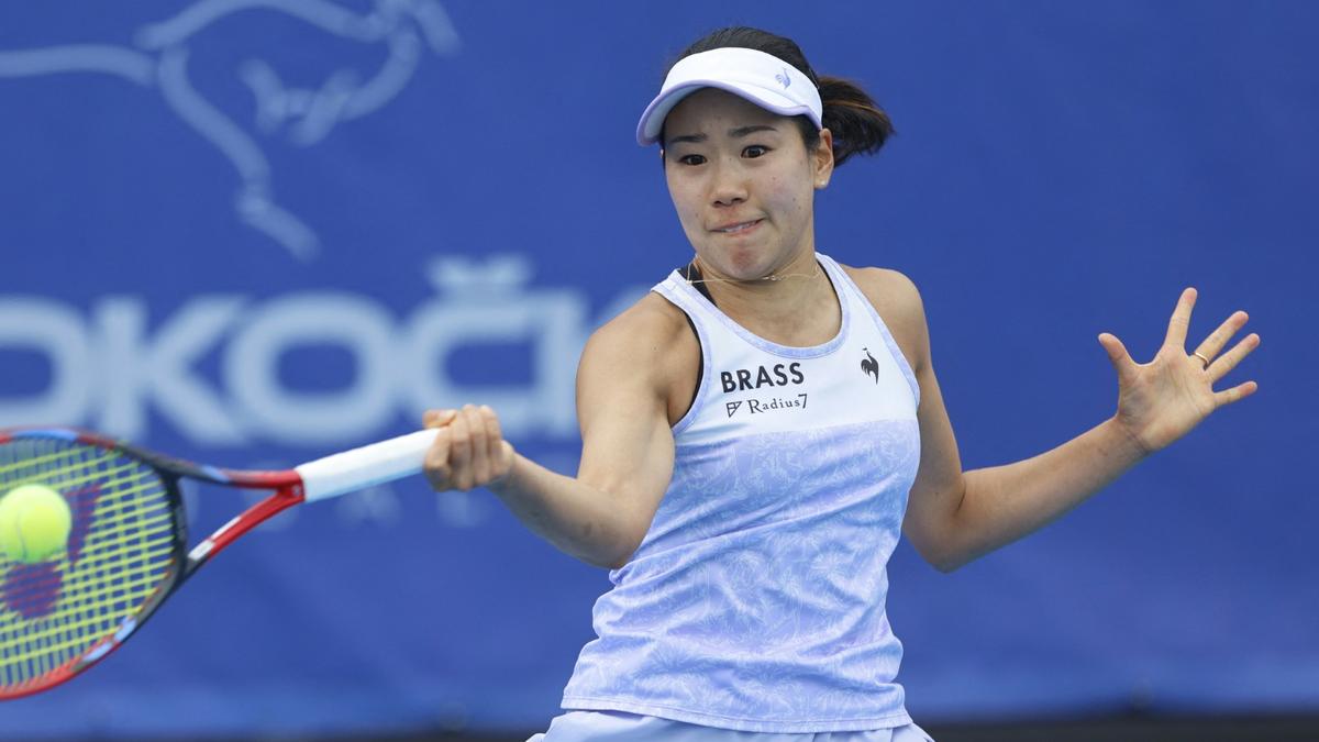 Die japanische Tennisspielerin Nao Hibino gewann das Finale in Prag mit 6:4, 6:1