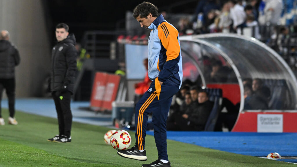 Übernimmt Raúl das Traineramt beim FC Schalke 04? Übernimmt Raúl das Traineramt beim FC Schalke 04?