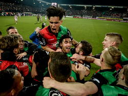 De spelers van NEC kunnen hun geluk niet op. Na de winst op Sparta is de ploeg kampioen van de Jupiler League. (03-04-2015)