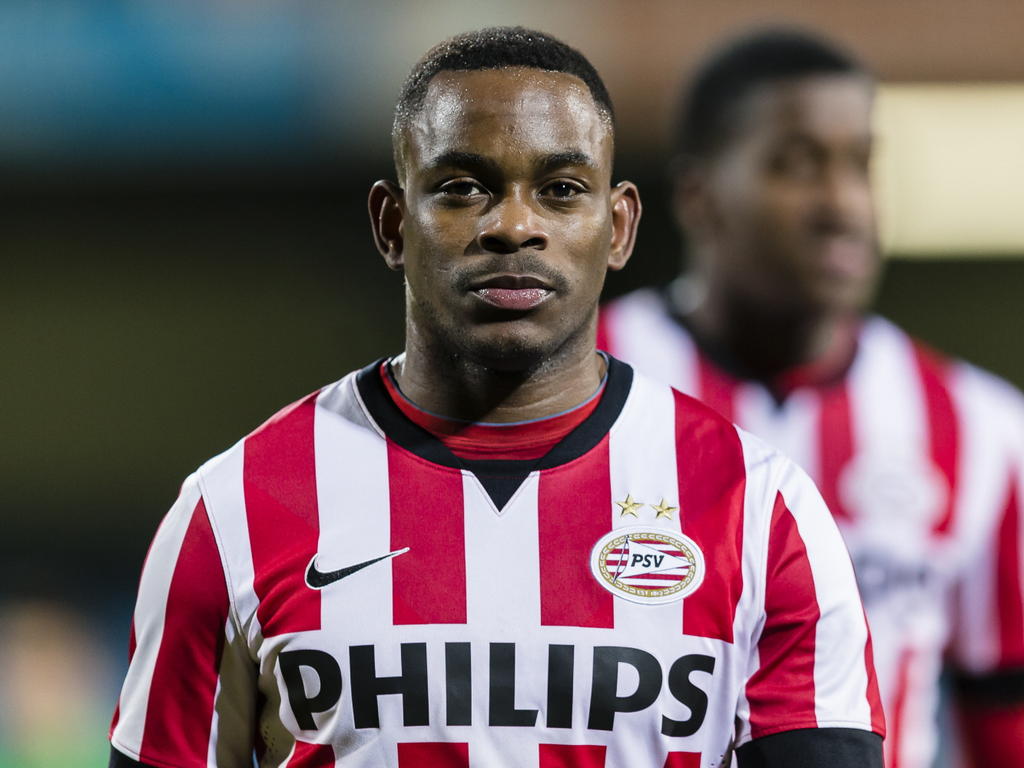 Elvio van Overbeek is teleurgesteld na de nederlaag van Jong PSV bij FC Eindhoven. (23.2.2015)