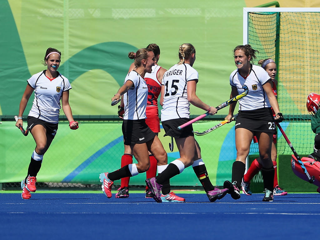 Deutschlands Frauen stehen im Halbfinale Deutschlands Frauen stehen im Halbfinale