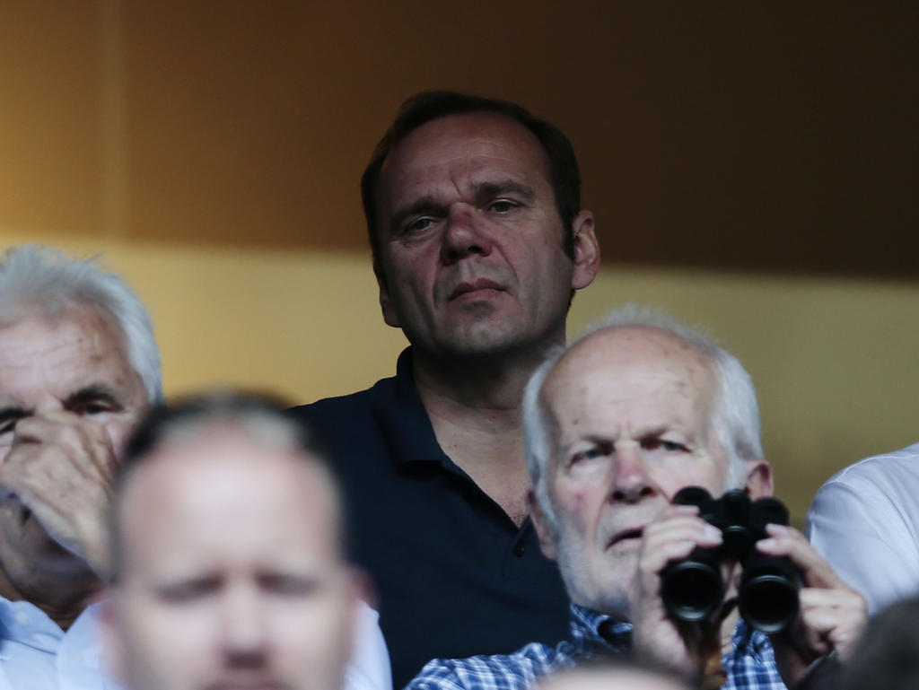 Bernd Hoffmann kandidiert bei der Wahl des neuen HSV-Präsidenten Bernd Hoffmann kandidiert bei der Wahl des neuen HSV-Präsidenten