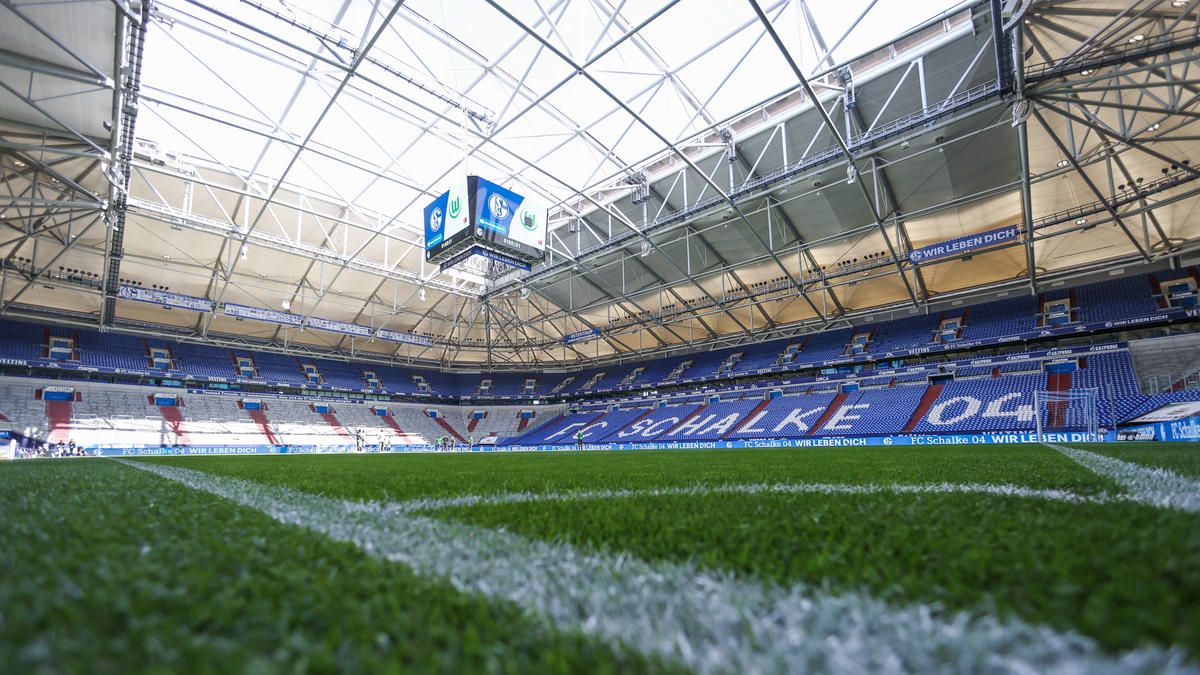 Die Fans des FC Schalke dürfen wieder ins Stadion Die Fans des FC Schalke dürfen wieder ins Stadion