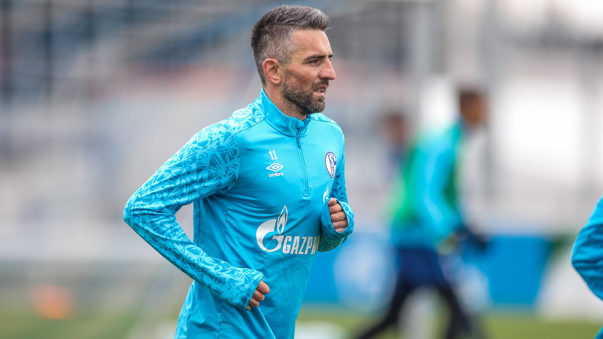 FC Schalke | Darum spendet Vedad Ibisevic sein komplettes ...