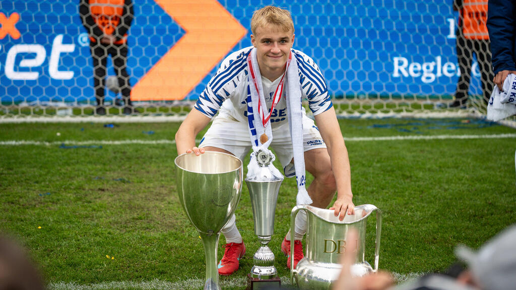 Victor Froholdt feierte mit dem FC Kopenhagen die Meisterschaft und den Pokalsieg Victor Froholdt feierte mit dem FC Kopenhagen die Meisterschaft und den Pokalsieg
