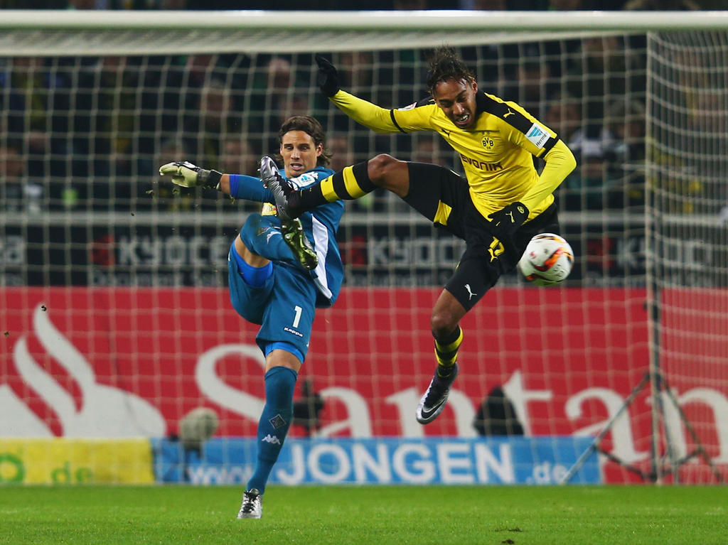 Pierre-Emerick Aubameyang (r.) wird auf jeden Fall bei Borussia Dortmund bleiben Pierre-Emerick Aubameyang (r.) wird auf jeden Fall bei Borussia Dortmund bleiben