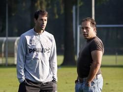 Art Langeler (r.) en Ruud van Nistelrooy (l.) tijdens een training van PSV. (30-8-2013)