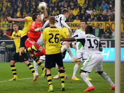 Robert Lewandowski trifft per Kopf zum 1:1 für Borussia Dortmund gegen den VfL Wolfsburg